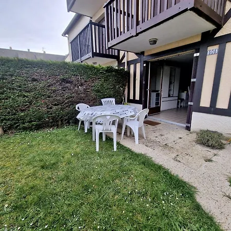 Appartement Rez-de-jardin Pres De La Cabourg